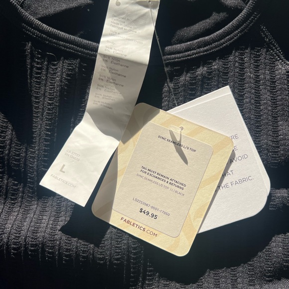 NWT Fabletics Black Sync Seamless Top L - Picture 2 of 4
